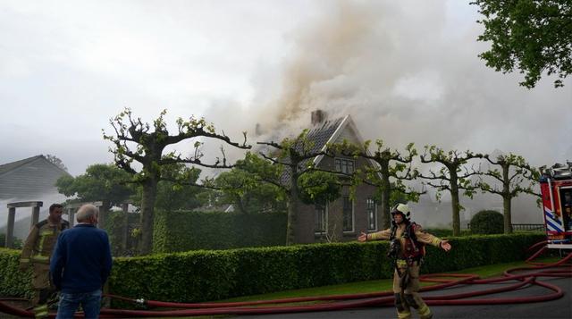 LIVE | Brand in boerderij in Dwingeloo