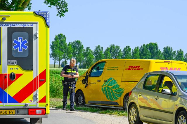 LIVE | Politie zoekt getuigen van mishandeling in Leek en fietser gewond na aanrijding met pakketbez