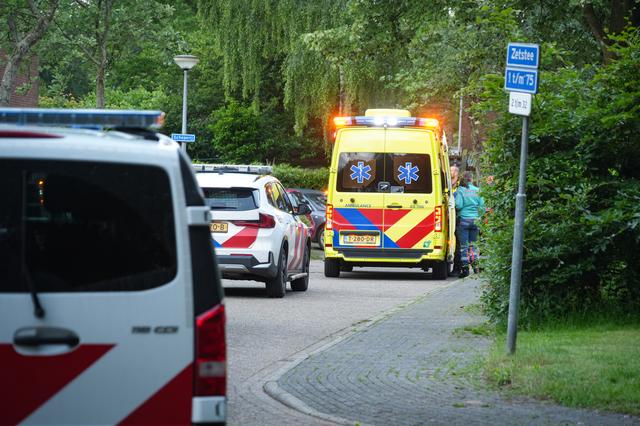 LIVE | Grote politieactie voor vermiste vrouw (19) in Hoogeveen en auto met vier inzittenden ramt br