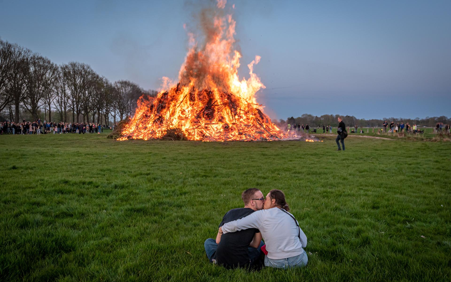 Het paasvuur Nieuw-Roden in 2022.