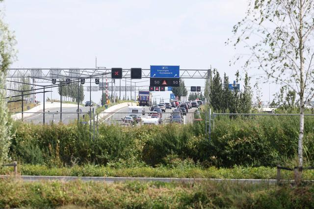 LIVE | Grote brand bij Ponybar in Gieten onder controle, eigenaar van bekend café mag naar binnen (u