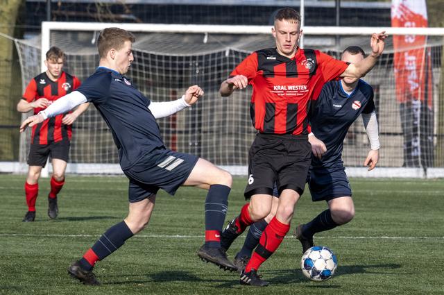 Neefjes Pot helden bij winnend Siddeburen. ‘Door volleyballen heb ik een aparte manier van keepen’